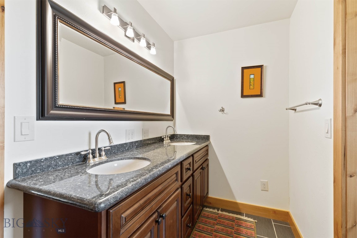 198 Farmland Crossing