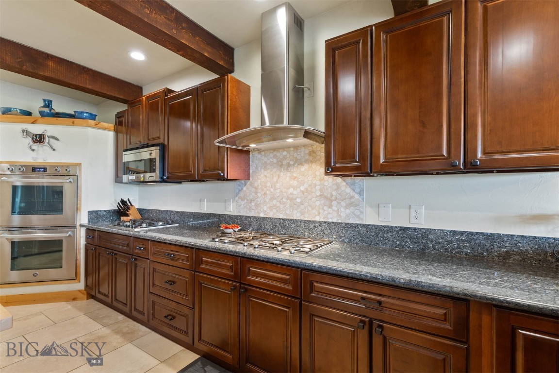 198 Farmland Crossing