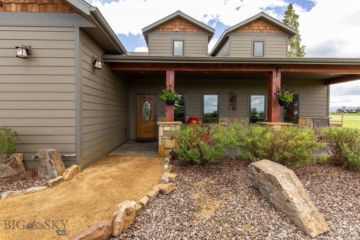 198 Farmland Crossing