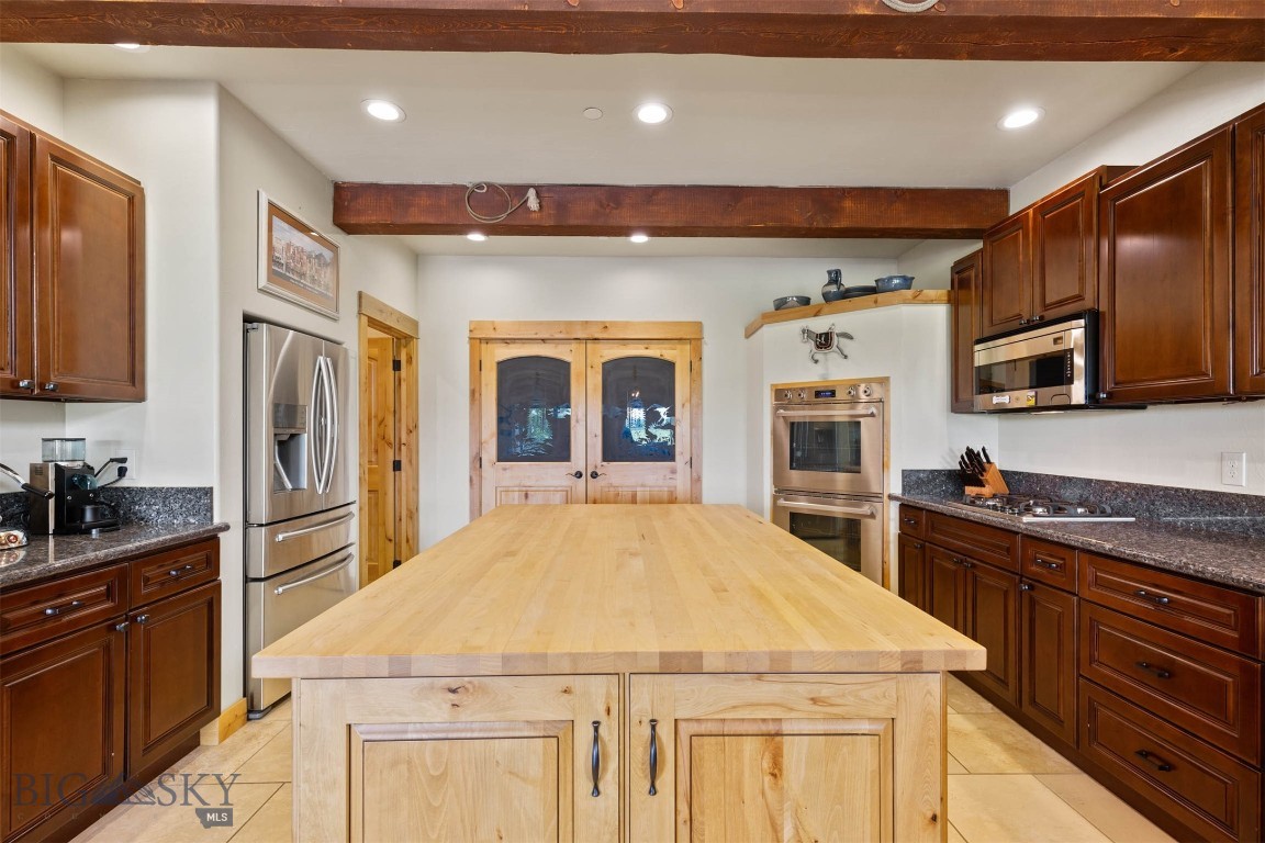 198 Farmland Crossing