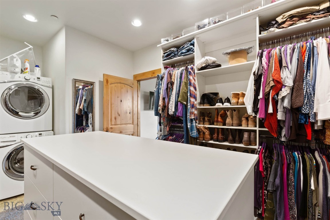 198 Farmland Crossing