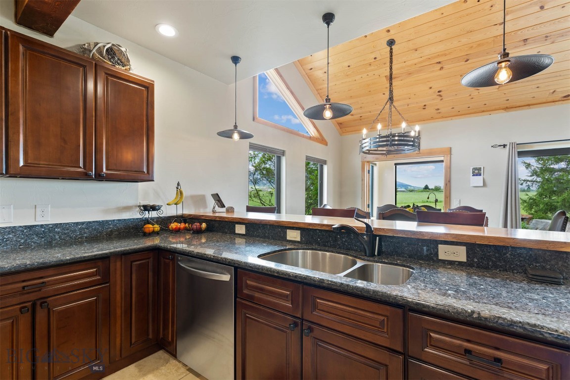 198 Farmland Crossing