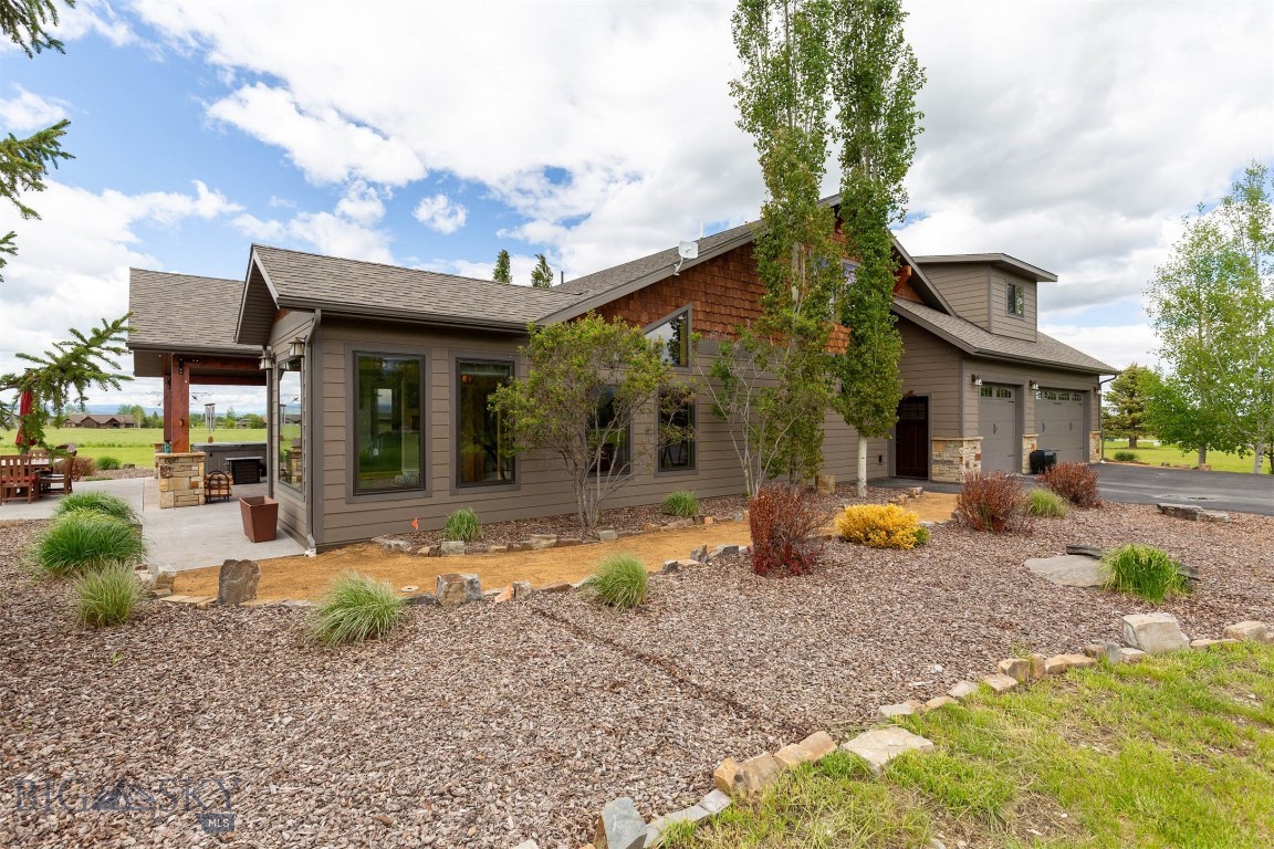 198 Farmland Crossing