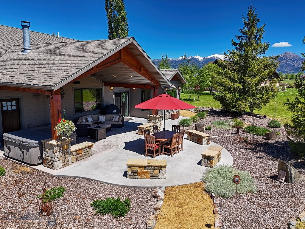 198 Farmland Crossing