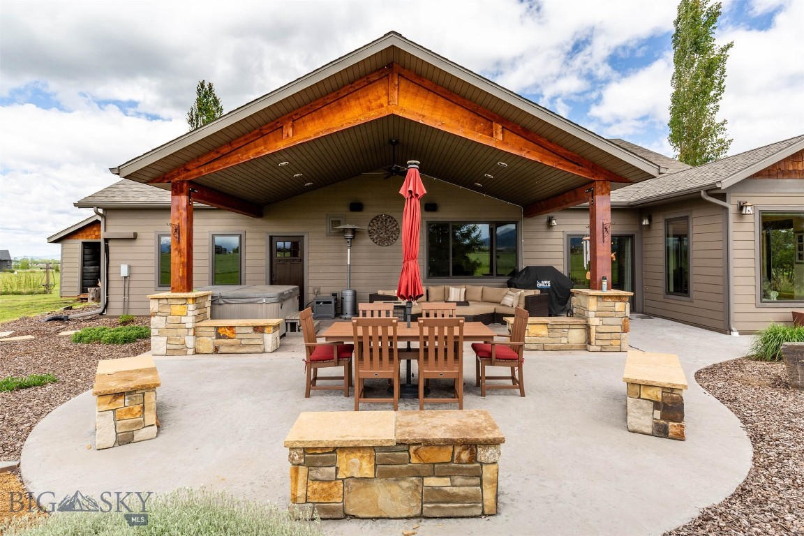 198 Farmland Crossing