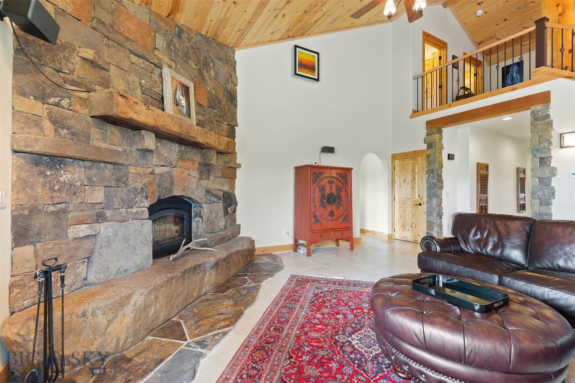 198 Farmland Crossing