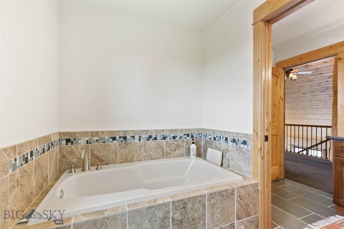 198 Farmland Crossing