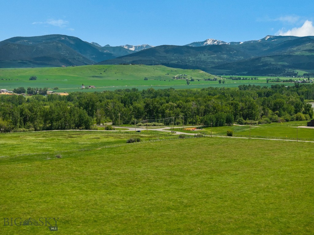 13575 Axtell Gateway Road