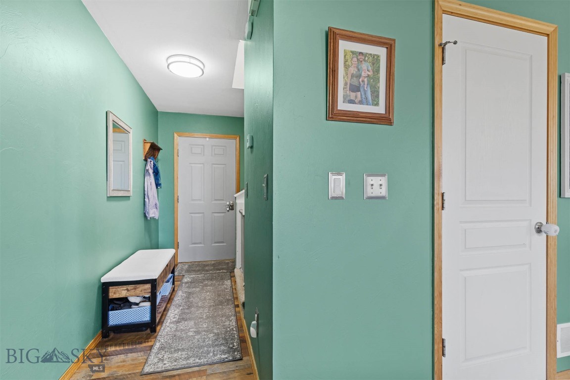 921 N River Rock Road