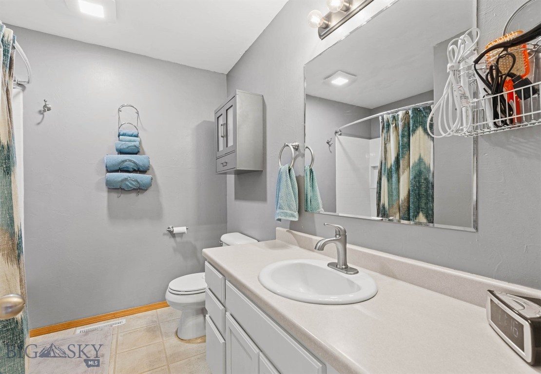 921 N River Rock Road