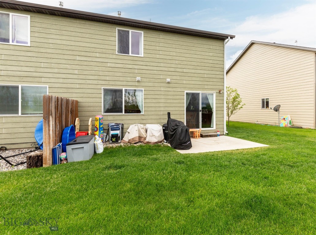 921 N River Rock Road