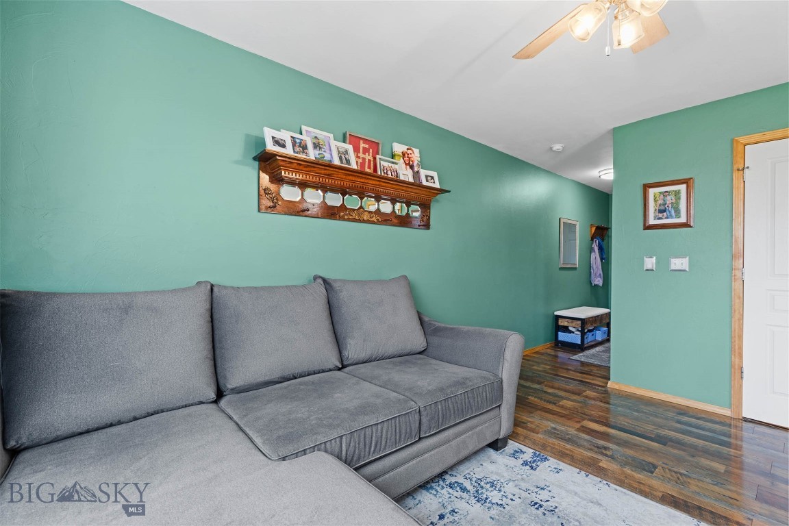 921 N River Rock Road