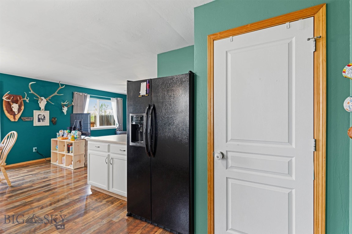 921 N River Rock Road