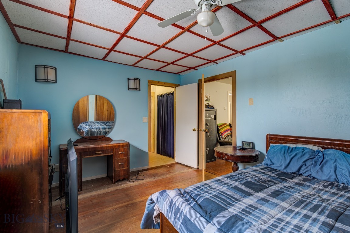 401 W Railroad Avenue N