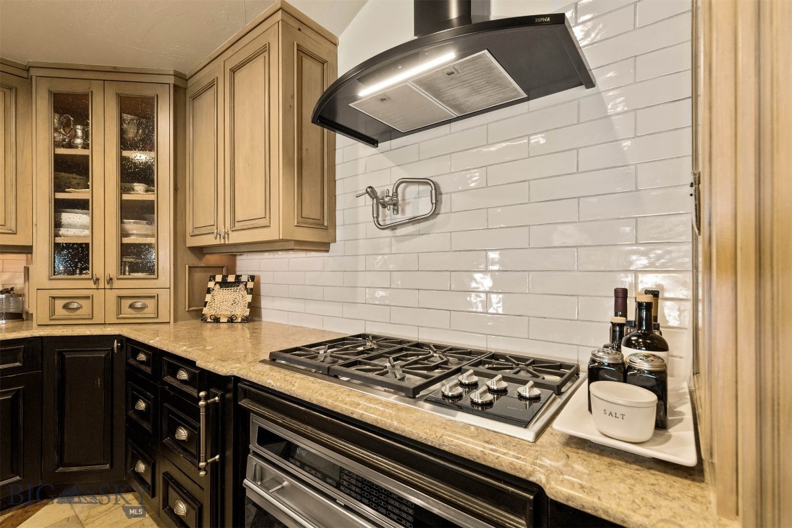 127 Rainbow Point Road