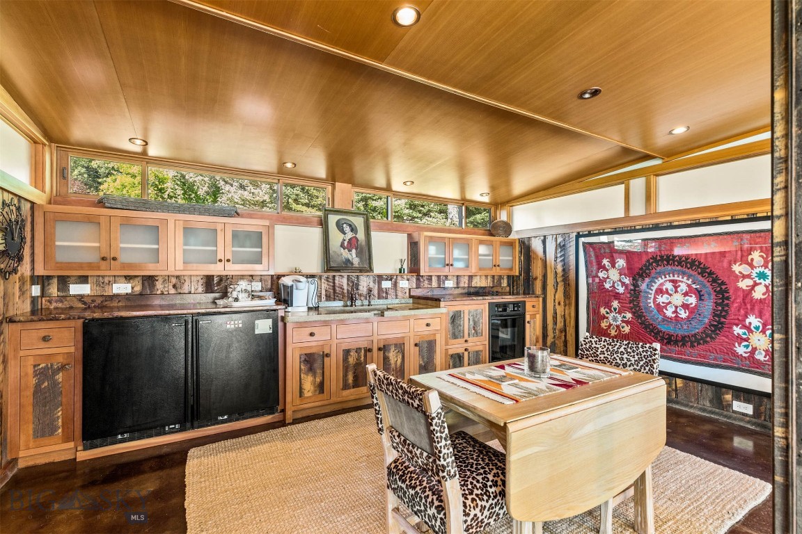 127 Rainbow Point Road