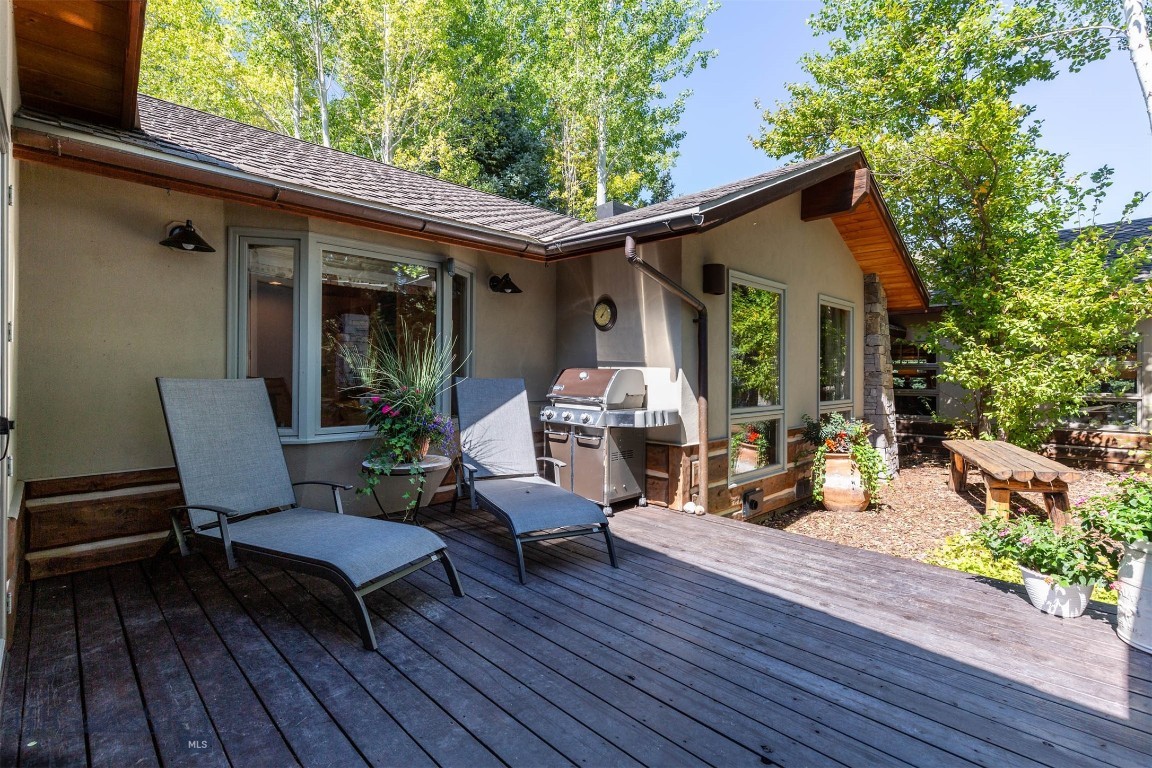 127 Rainbow Point Road