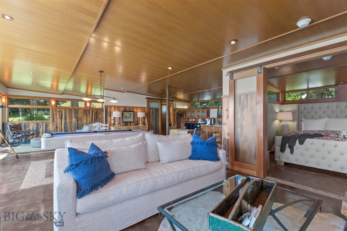 127 Rainbow Point Road