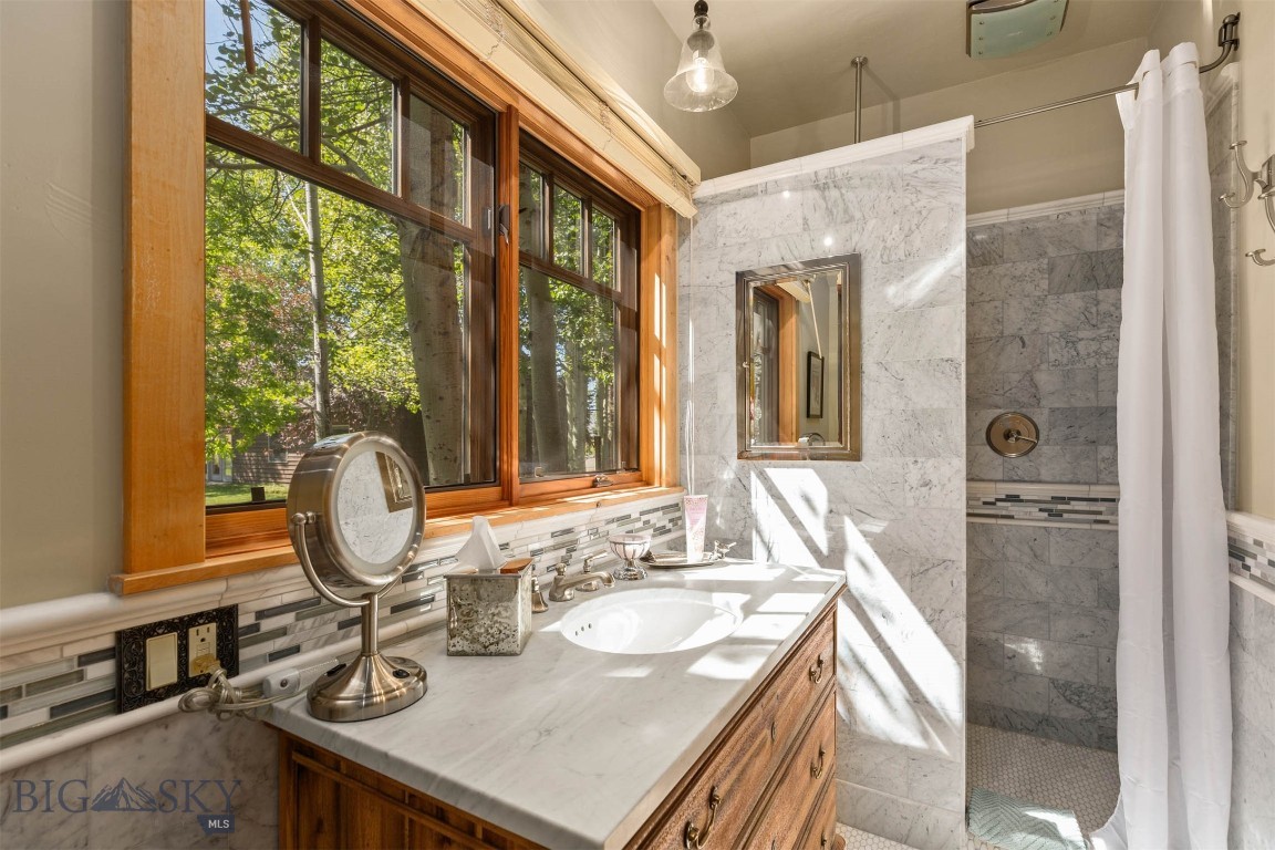 127 Rainbow Point Road