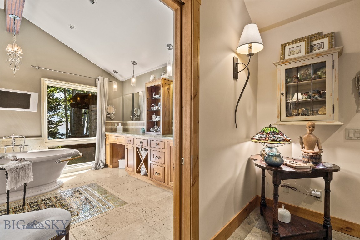 127 Rainbow Point Road