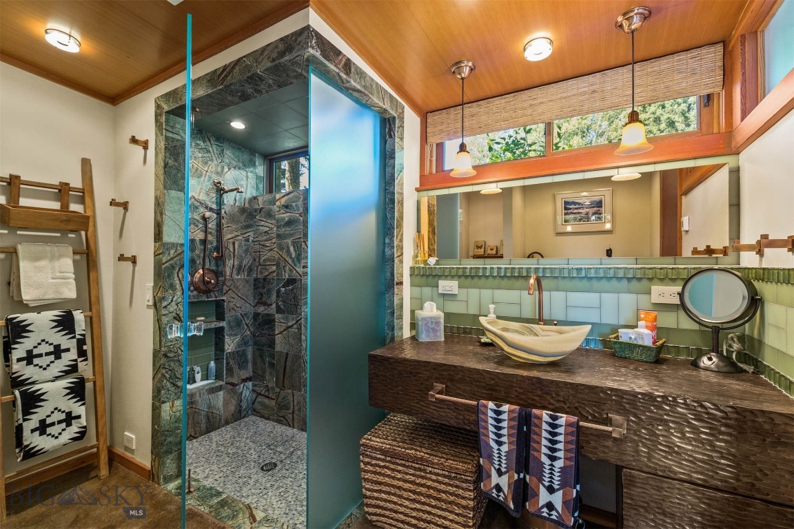 127 Rainbow Point Road