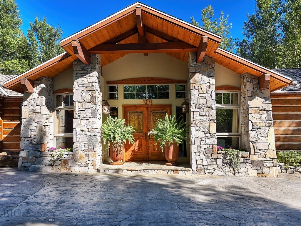 127 Rainbow Point Road