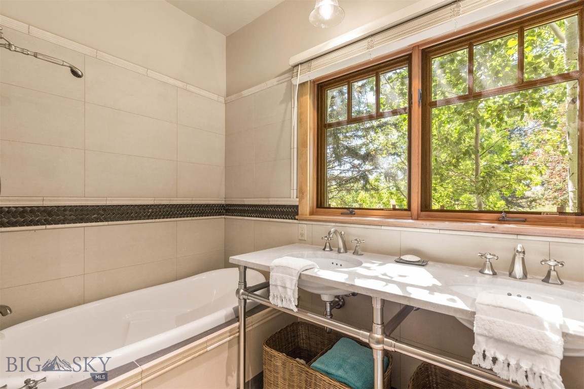 127 Rainbow Point Road