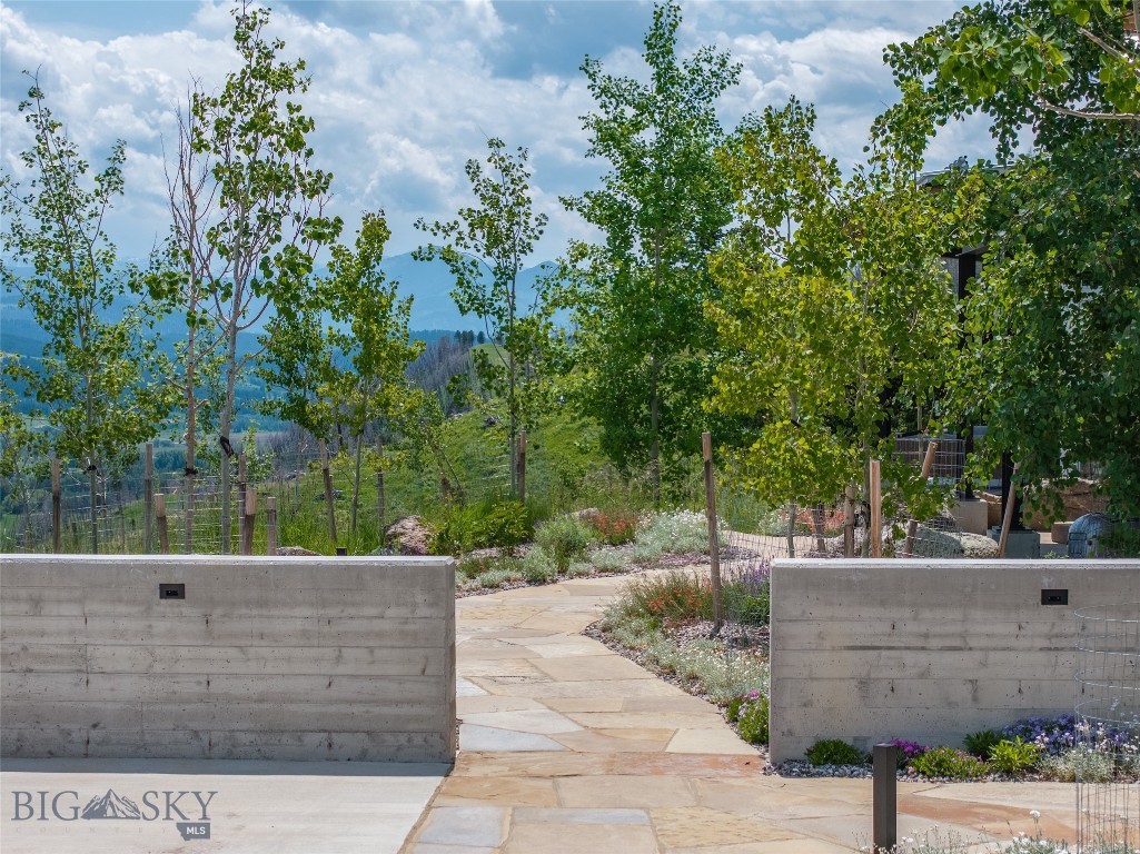 225 Alpen Strasse Street