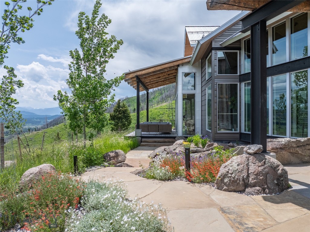 225 Alpen Strasse Street