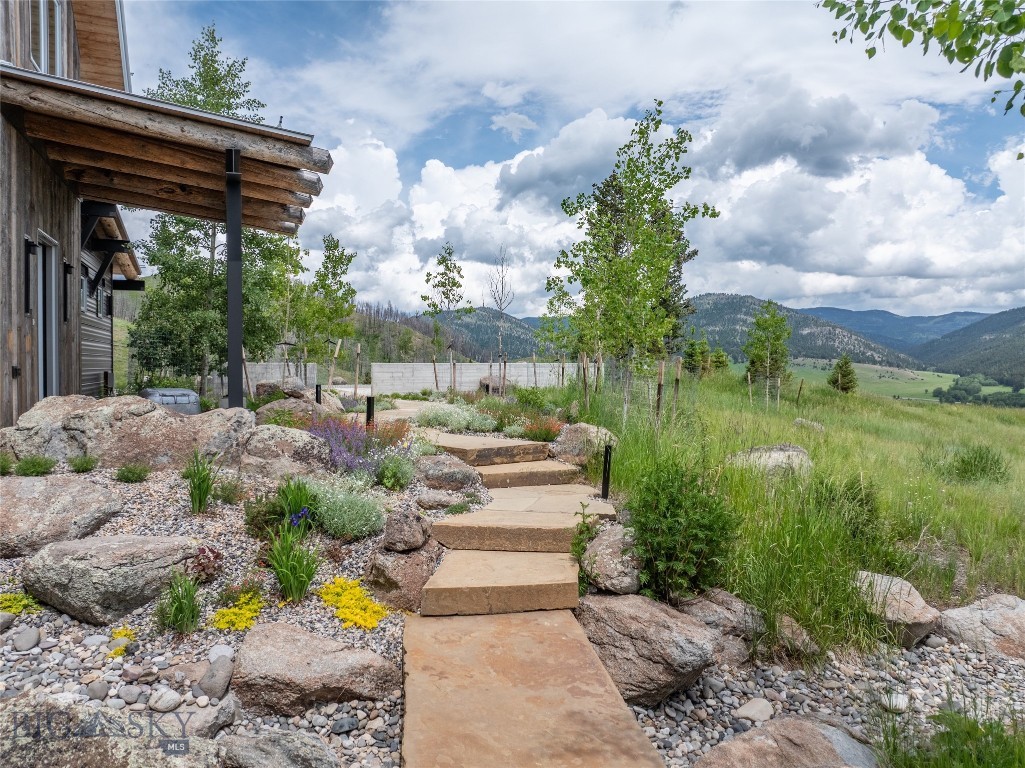 225 Alpen Strasse Street