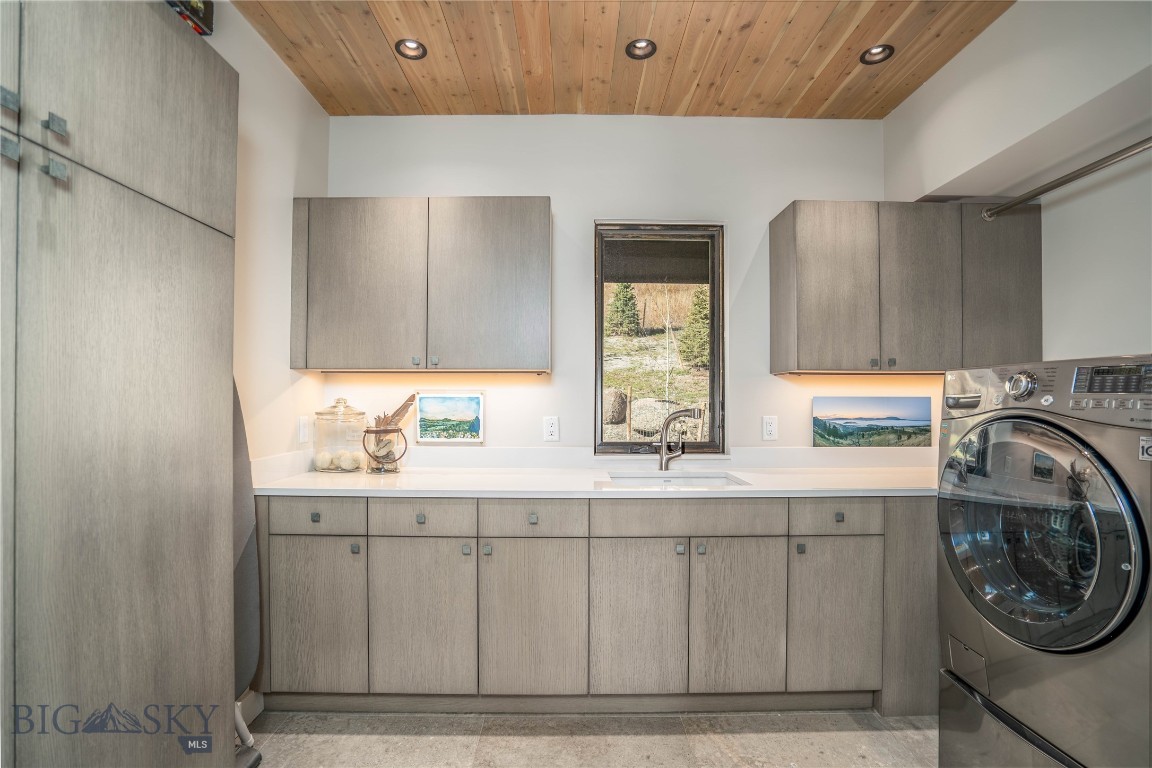 225 Alpen Strasse Street