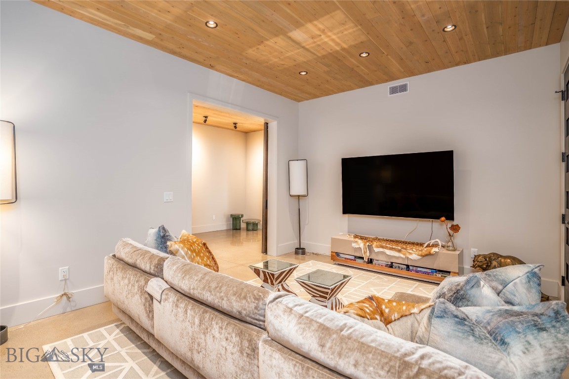 225 Alpen Strasse Street