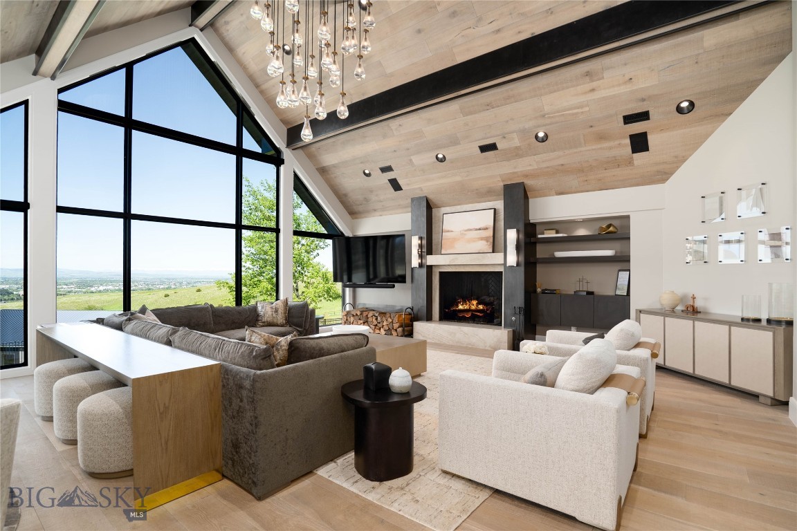 354 Brass Lantern Court