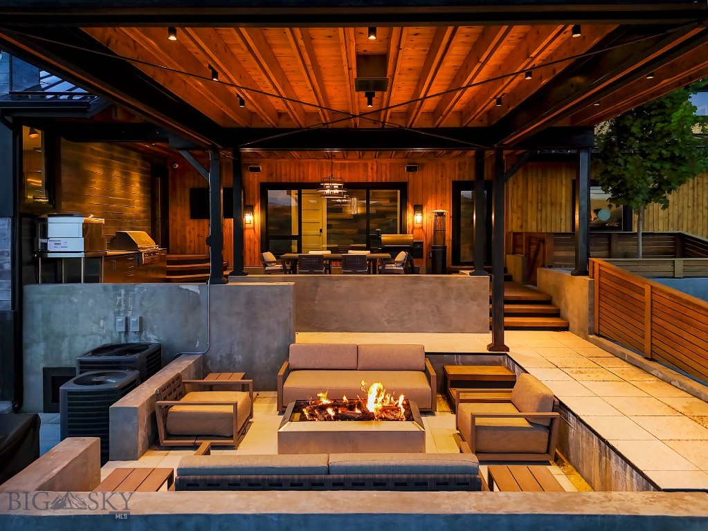 354 Brass Lantern Court