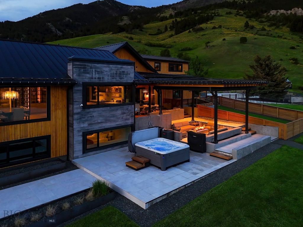 354 Brass Lantern Court