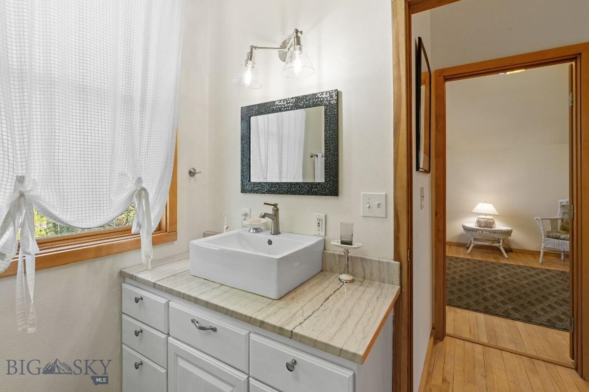 530 West Hulbert Road