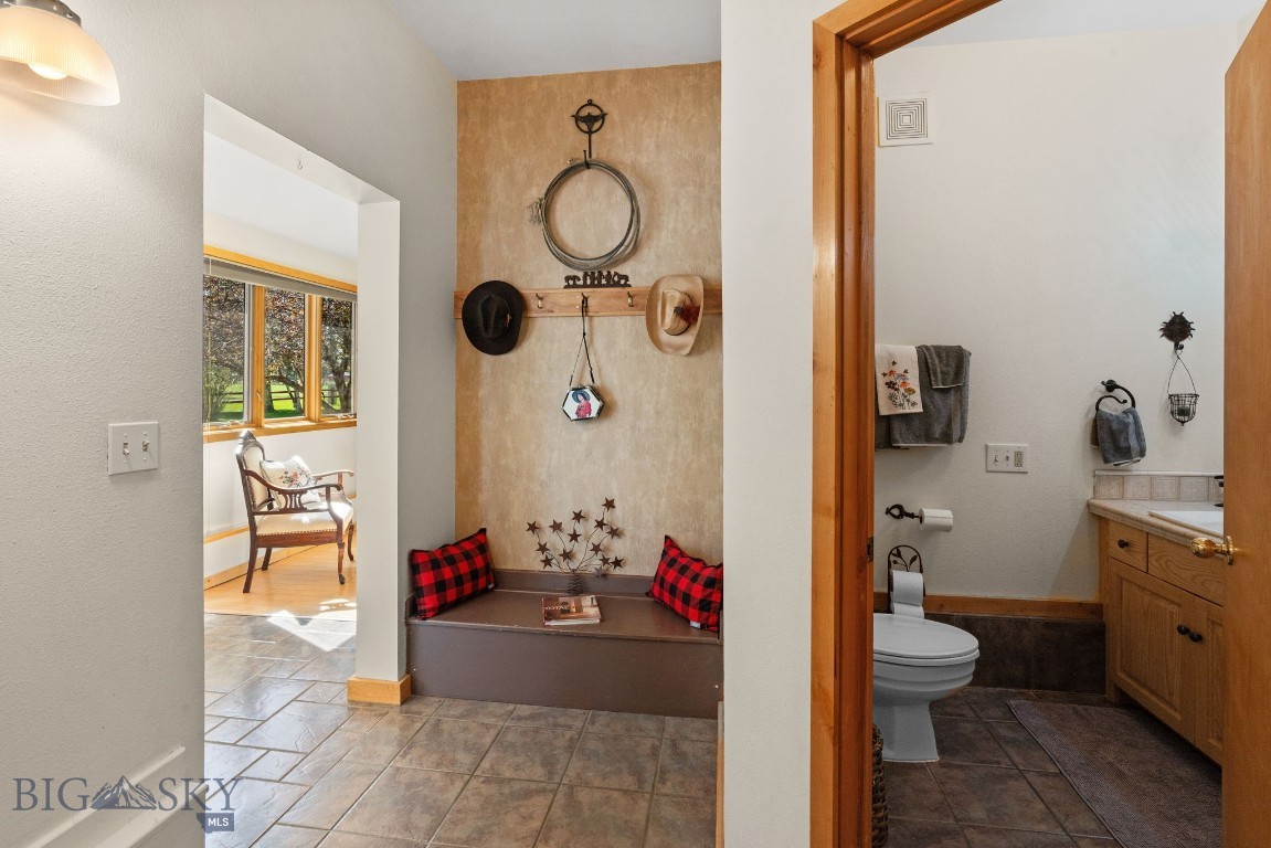 530 West Hulbert Road