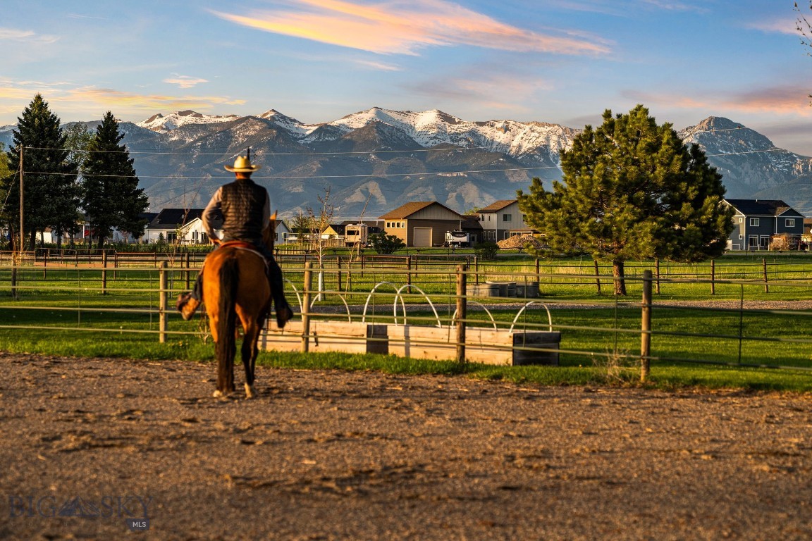 530 West Hulbert Road