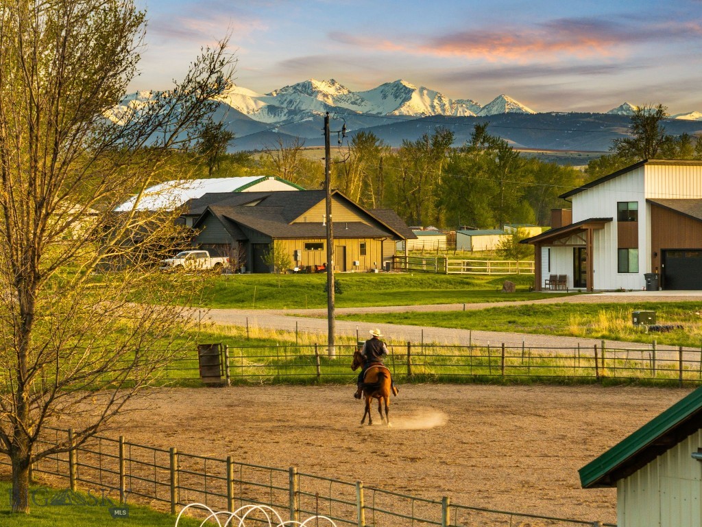 530 West Hulbert Road