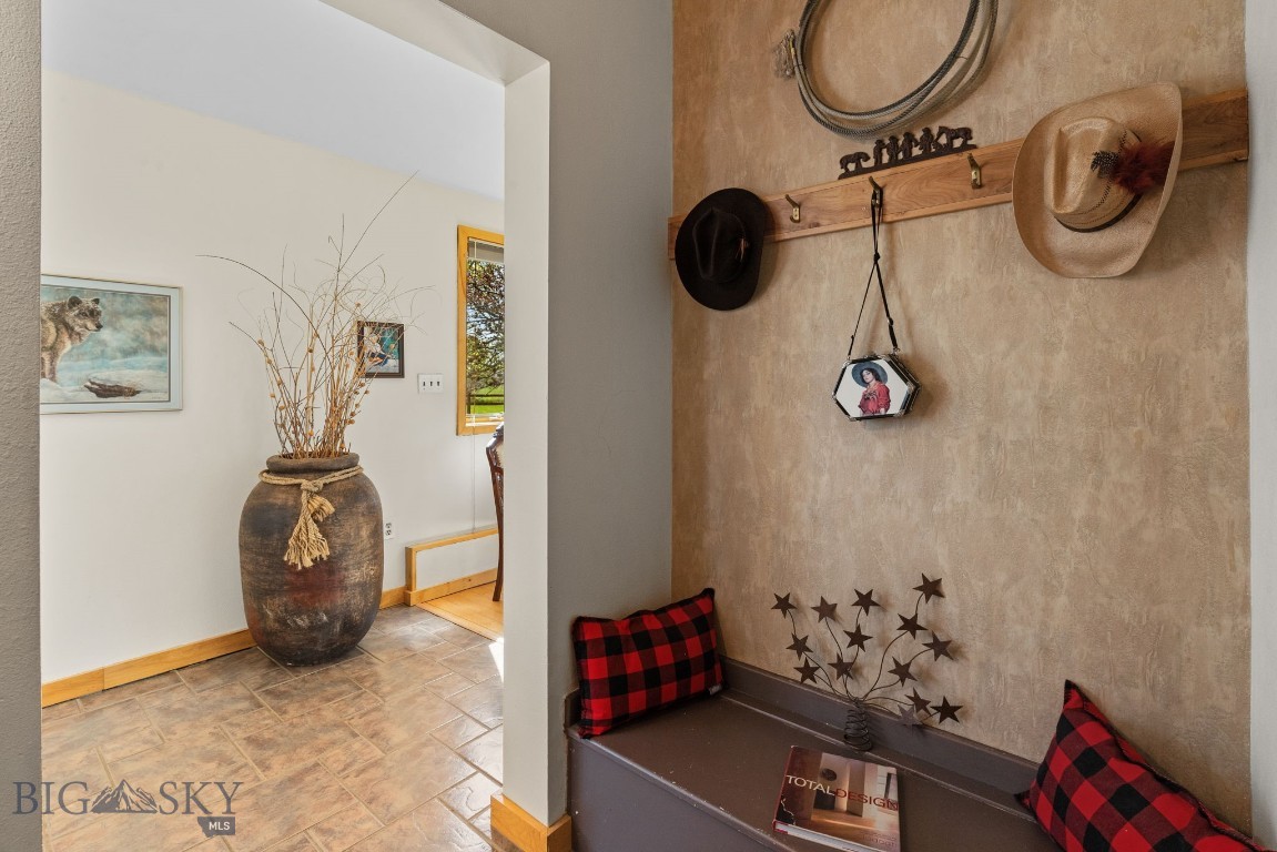 530 West Hulbert Road