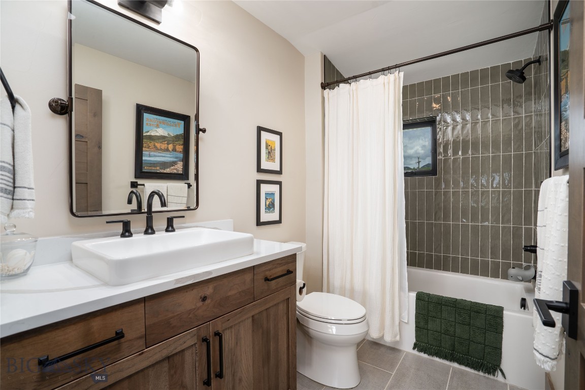 1055 Caddie Court