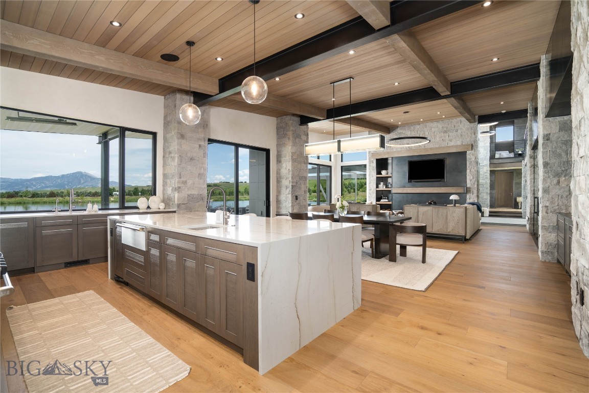 240 Horsetail Road