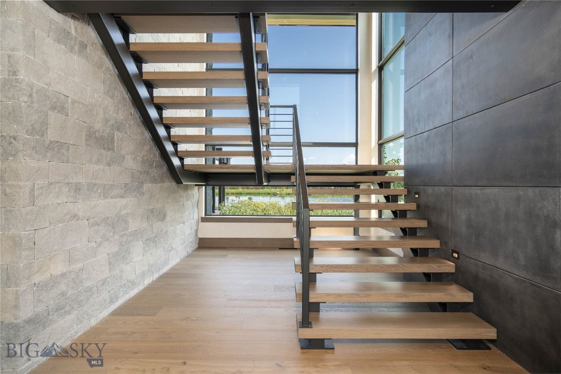 240 Horsetail Road