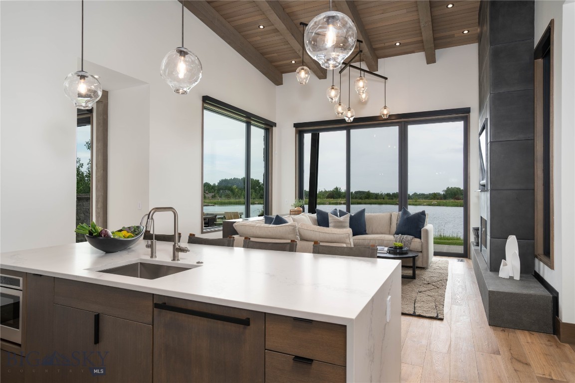 240 Horsetail Road