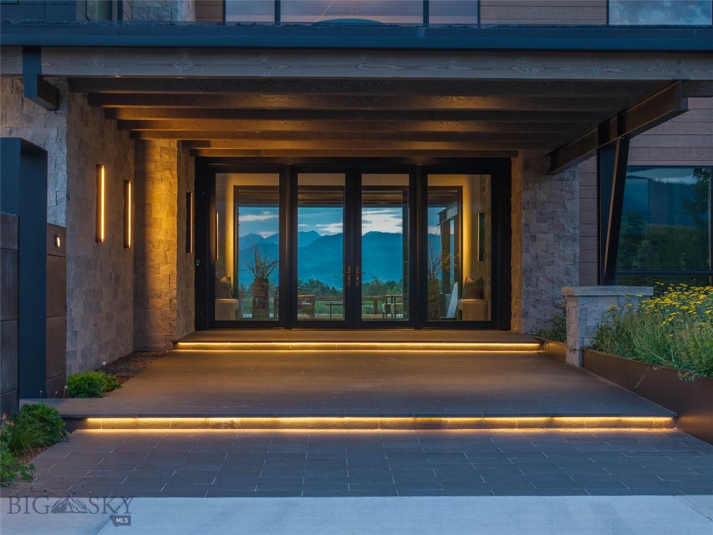 240 Horsetail Road