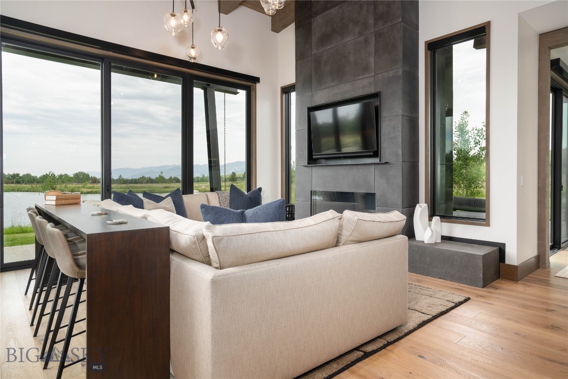 240 Horsetail Road