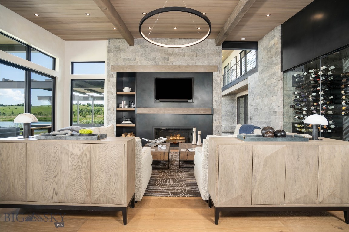 240 Horsetail Road