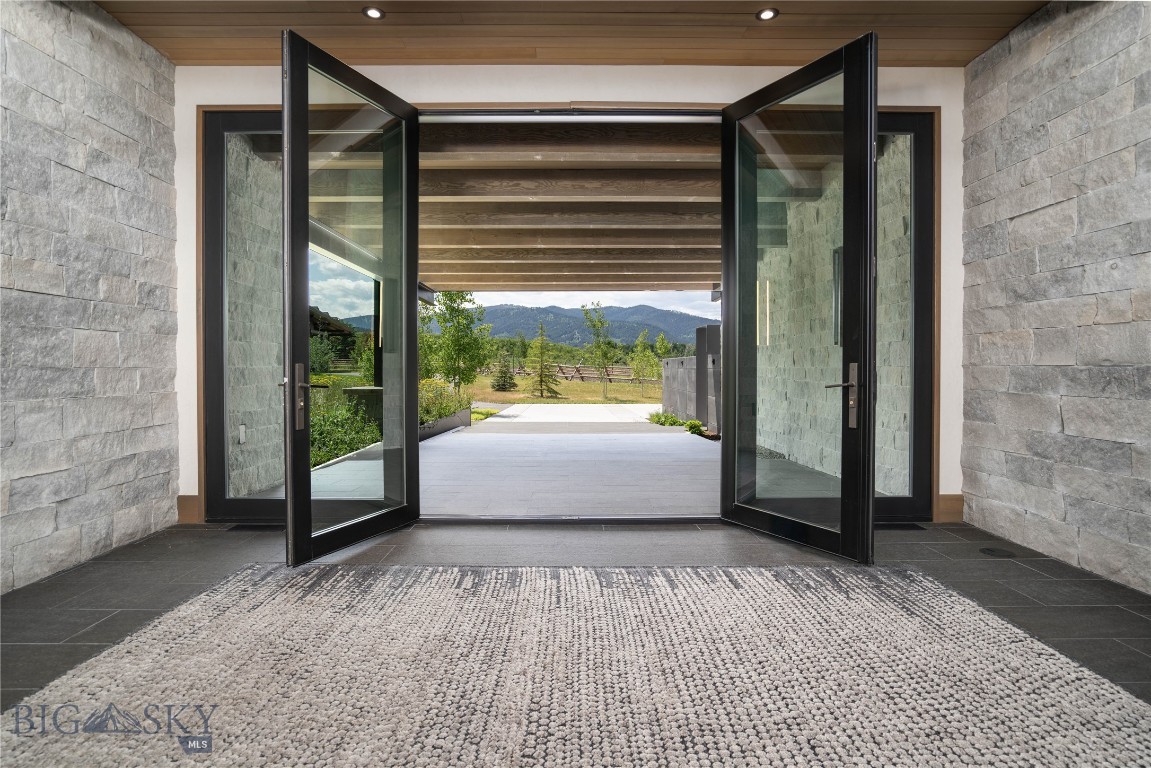 240 Horsetail Road