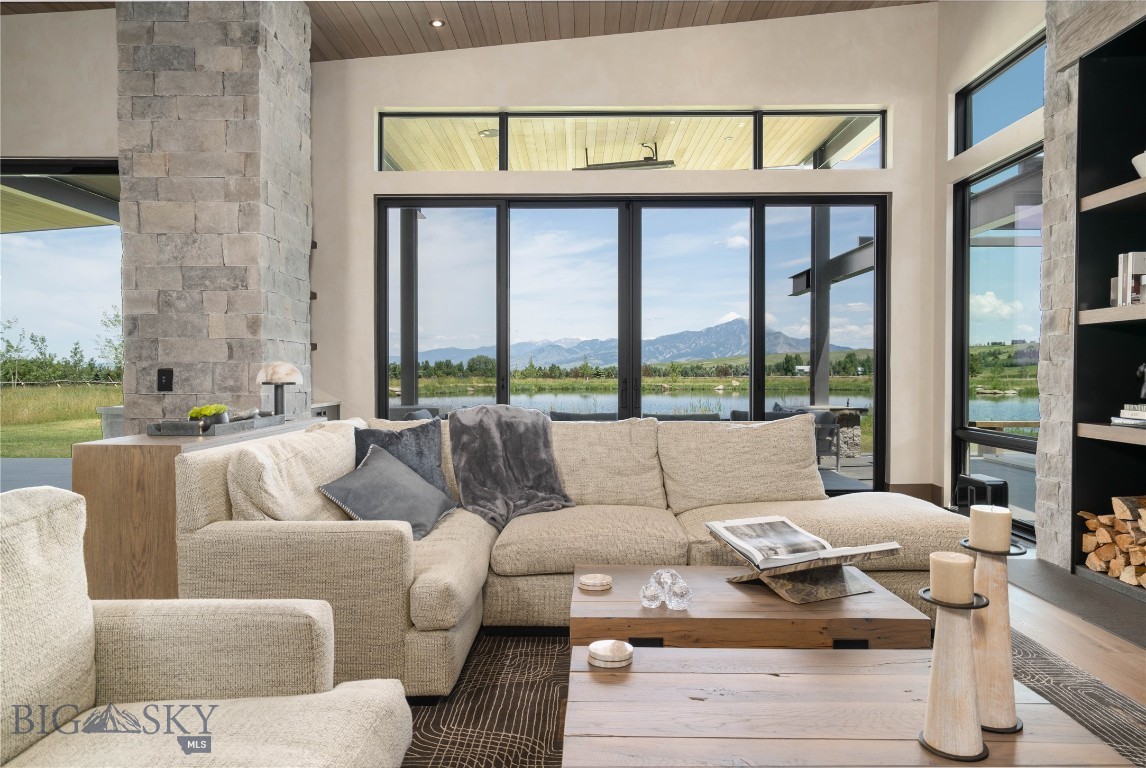240 Horsetail Road