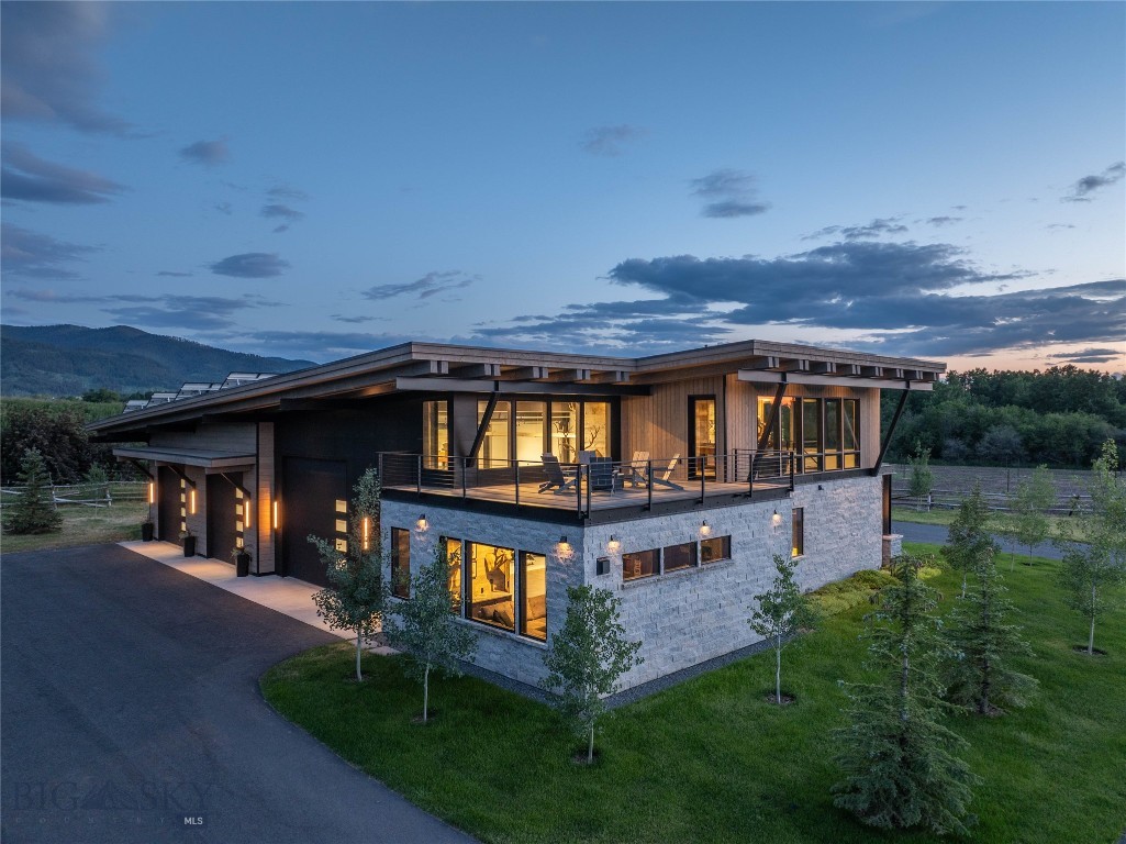 240 Horsetail Road